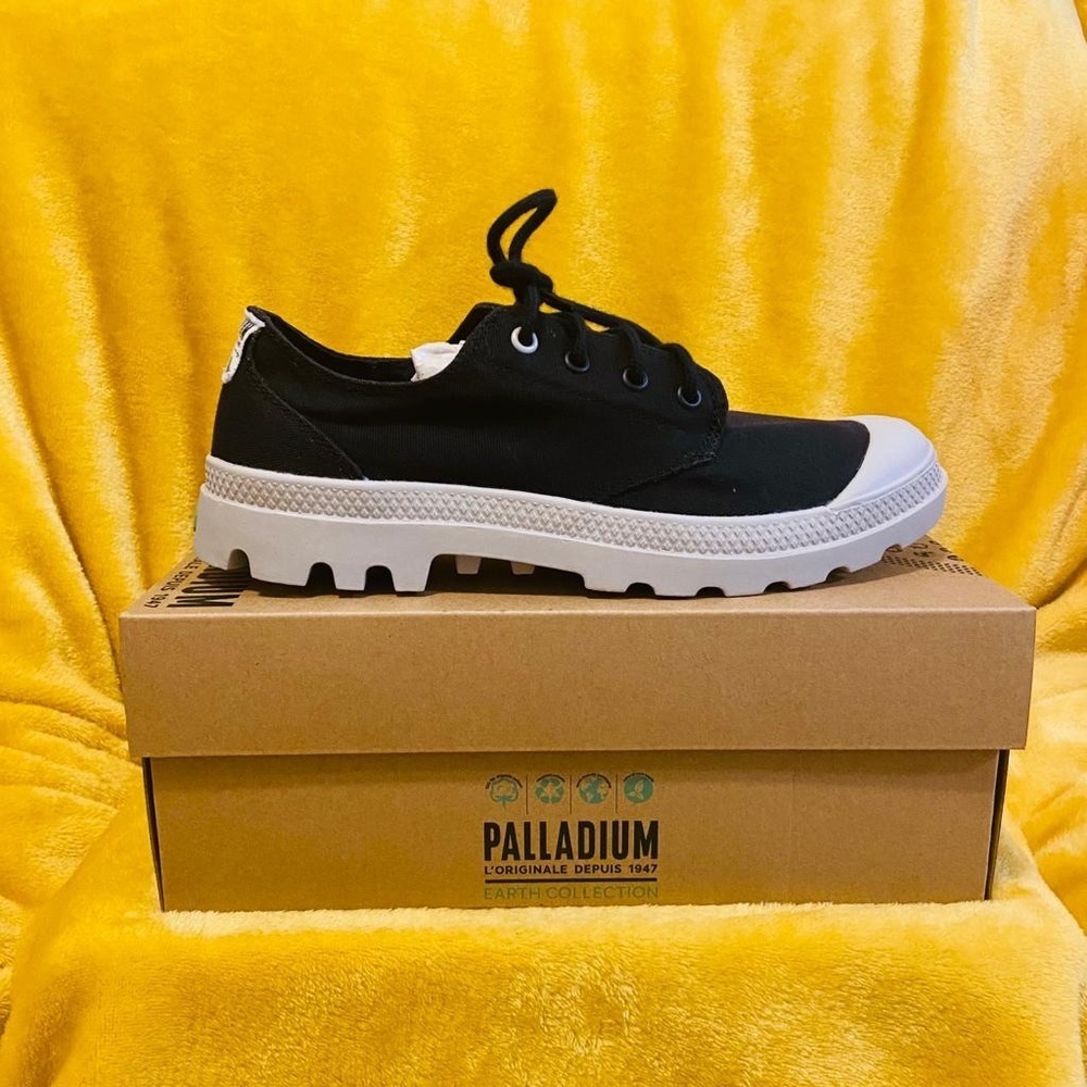 Palladium loafers
Low top vegan shoes